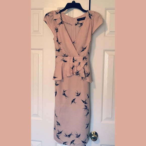 Dorothy Perkins Dresses & Skirts - Airy Peplum Dress